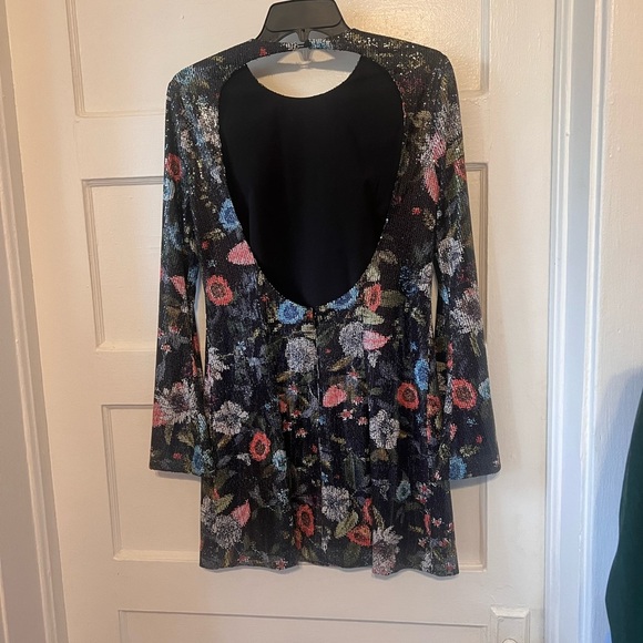 New! ($179 retail) Chelsea & Violet sequin floral Dress sz 2 - Picture 6 of 8